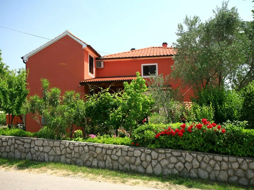 Rooms Nadica Baška 3*,  Kroatien