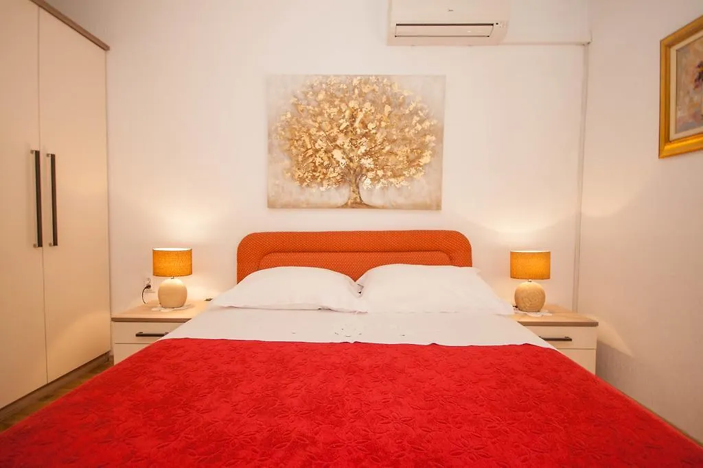 Rooms Nadica Baška 3*,  Kroatien